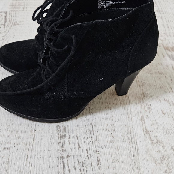 White Mountain suede booties - Picture 5 of 5